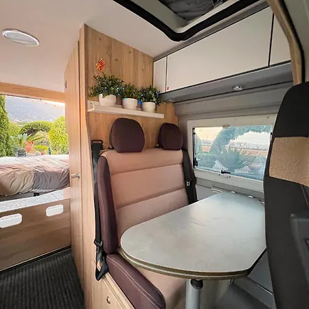 Furgoneta Camper Canarias 拉克鲁斯
